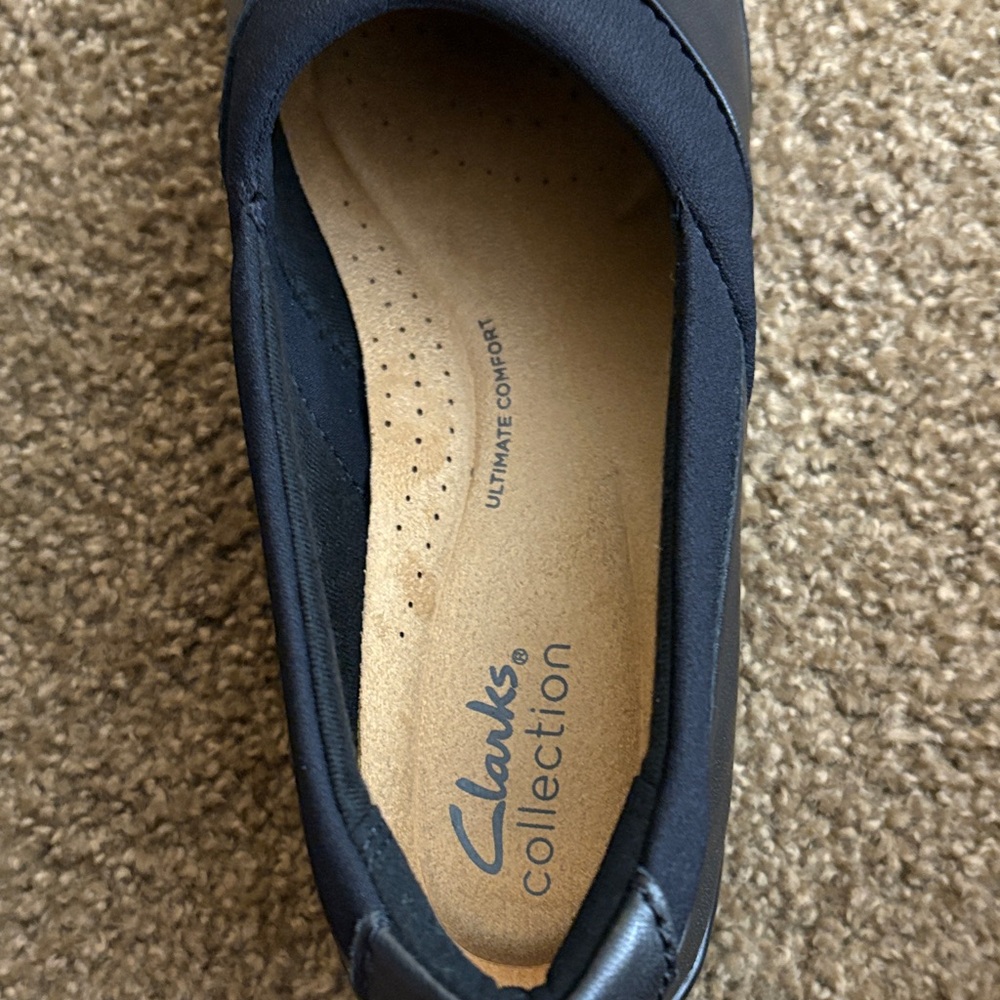 Clarks Women's Black Loafers - Picture 3 of 4